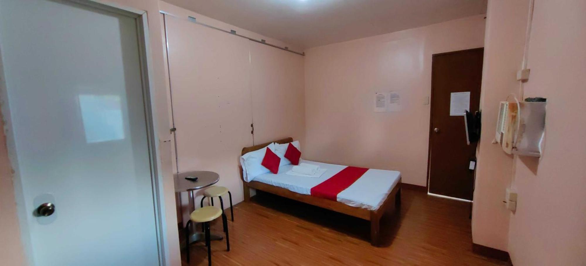 Oyo 1038 William Hearts Pension Puerto Princesa Dış mekan fotoğraf