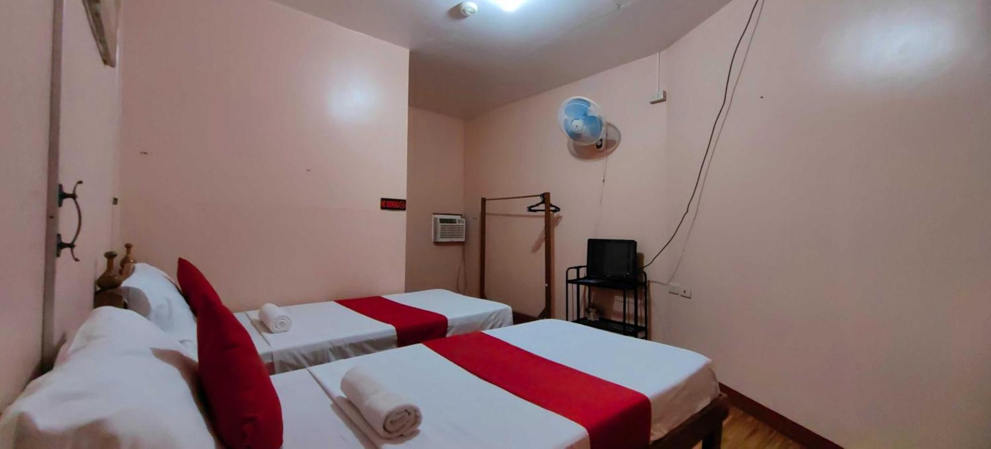 Oyo 1038 William Hearts Pension Puerto Princesa Dış mekan fotoğraf